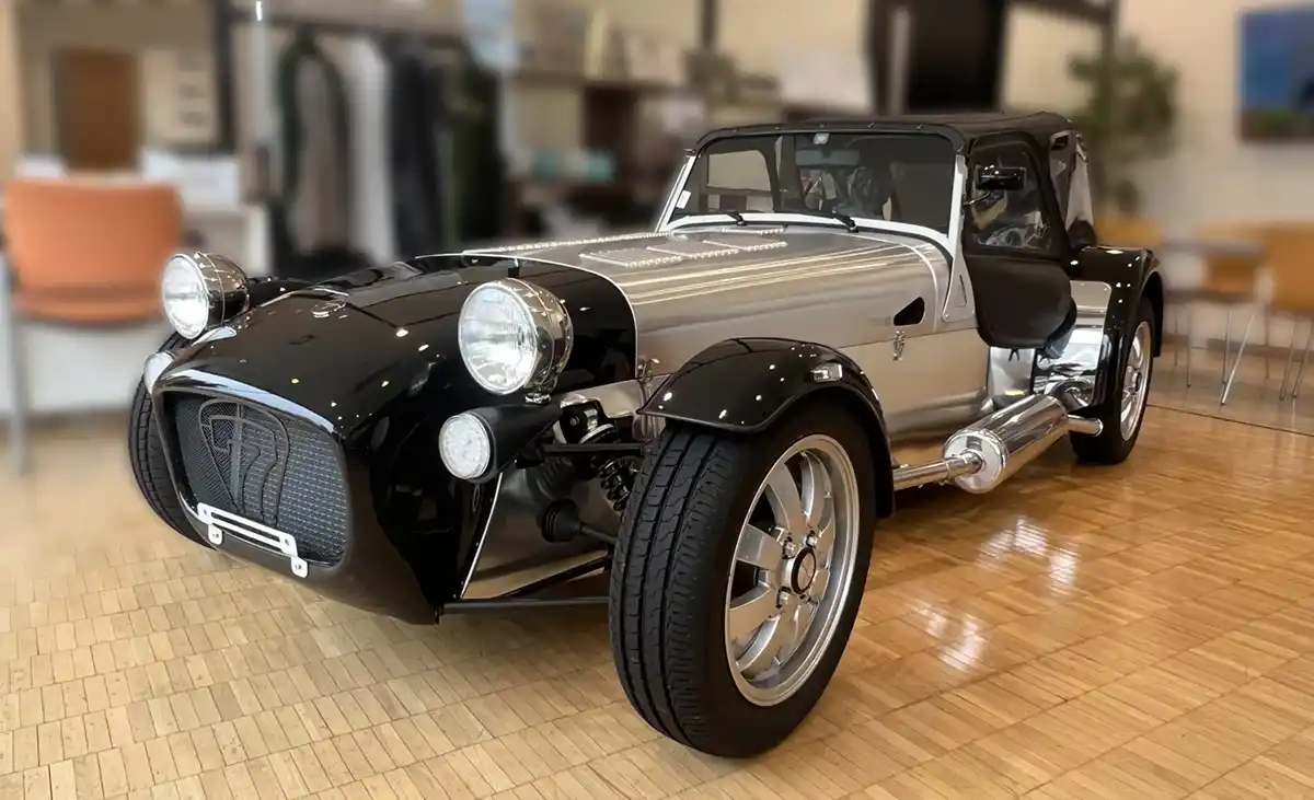 ケータハムカレンダー 02.webp